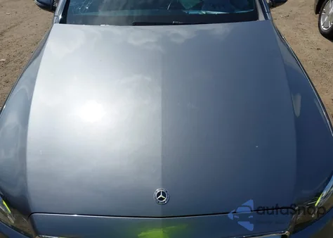 2018 Mercedes-Benz E 300 z USA, uszkodzony, nr VIN WDDZF4JB8JA434973